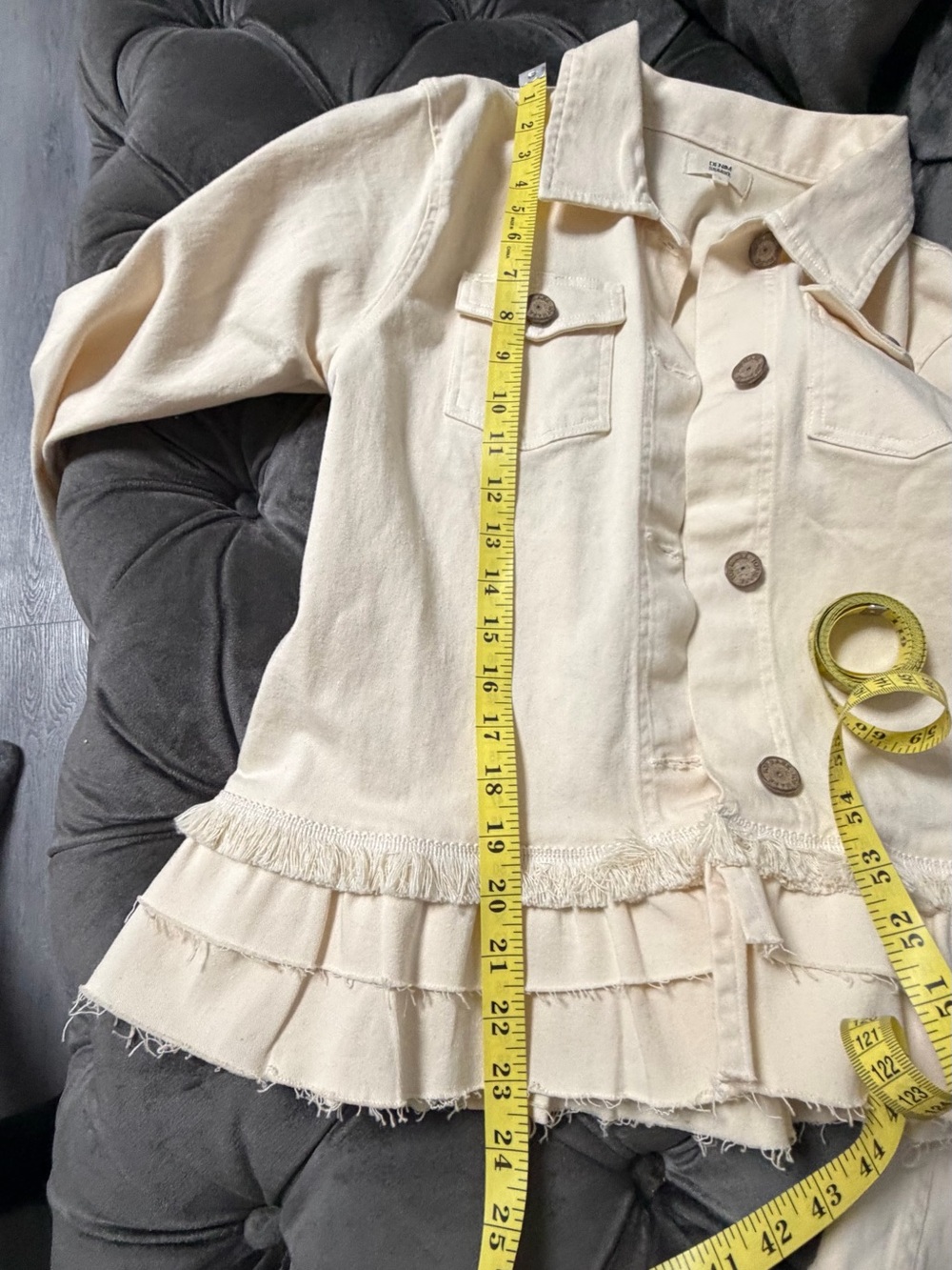 DENIM TopMark Cream Ruffle Hem Fringe Denim Jacket - Size L - Picture 14 of 15